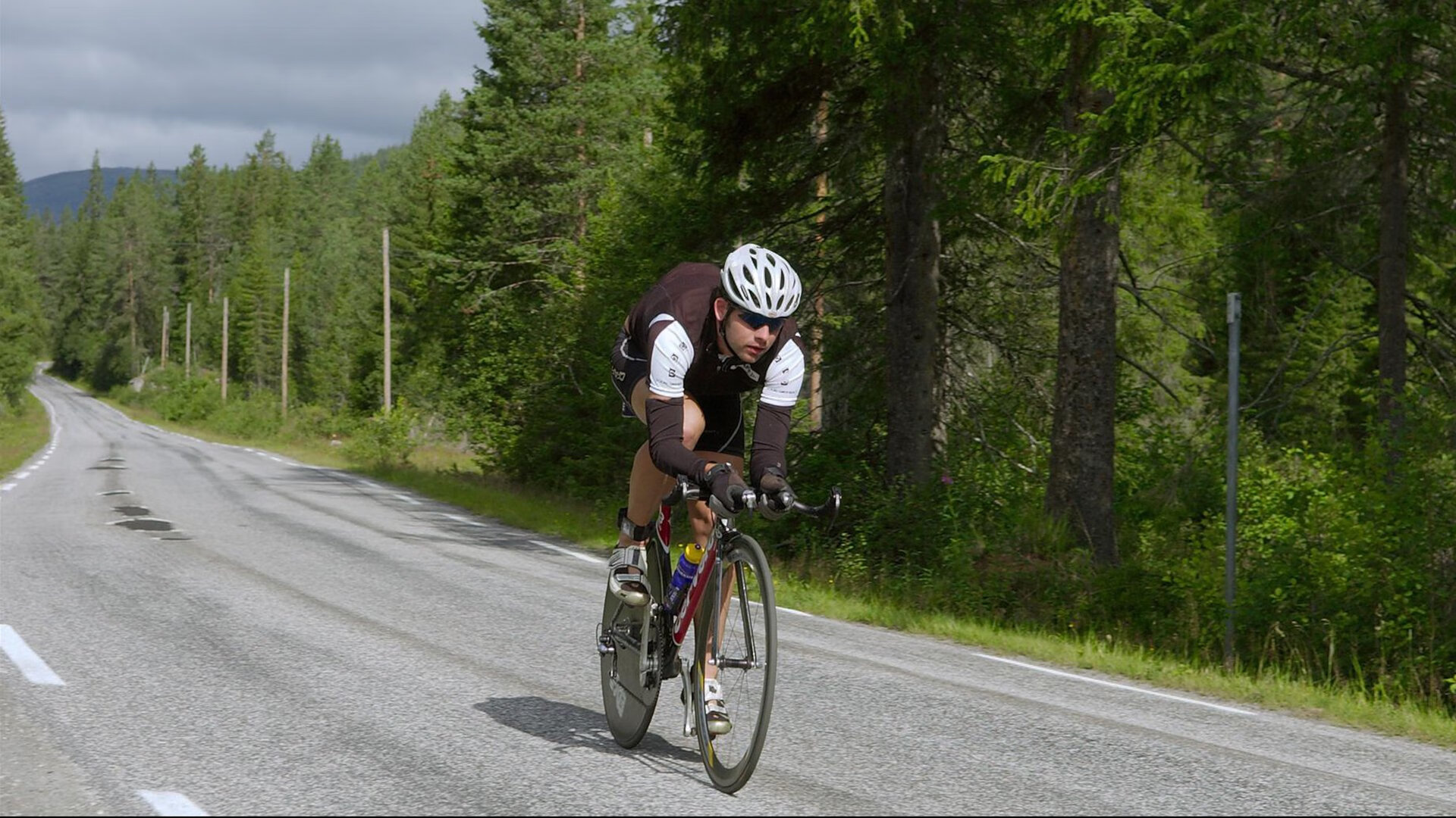 _运动员新装备：科技助力提升比赛表现_，高科技加持 助力中国运动员争金夺银