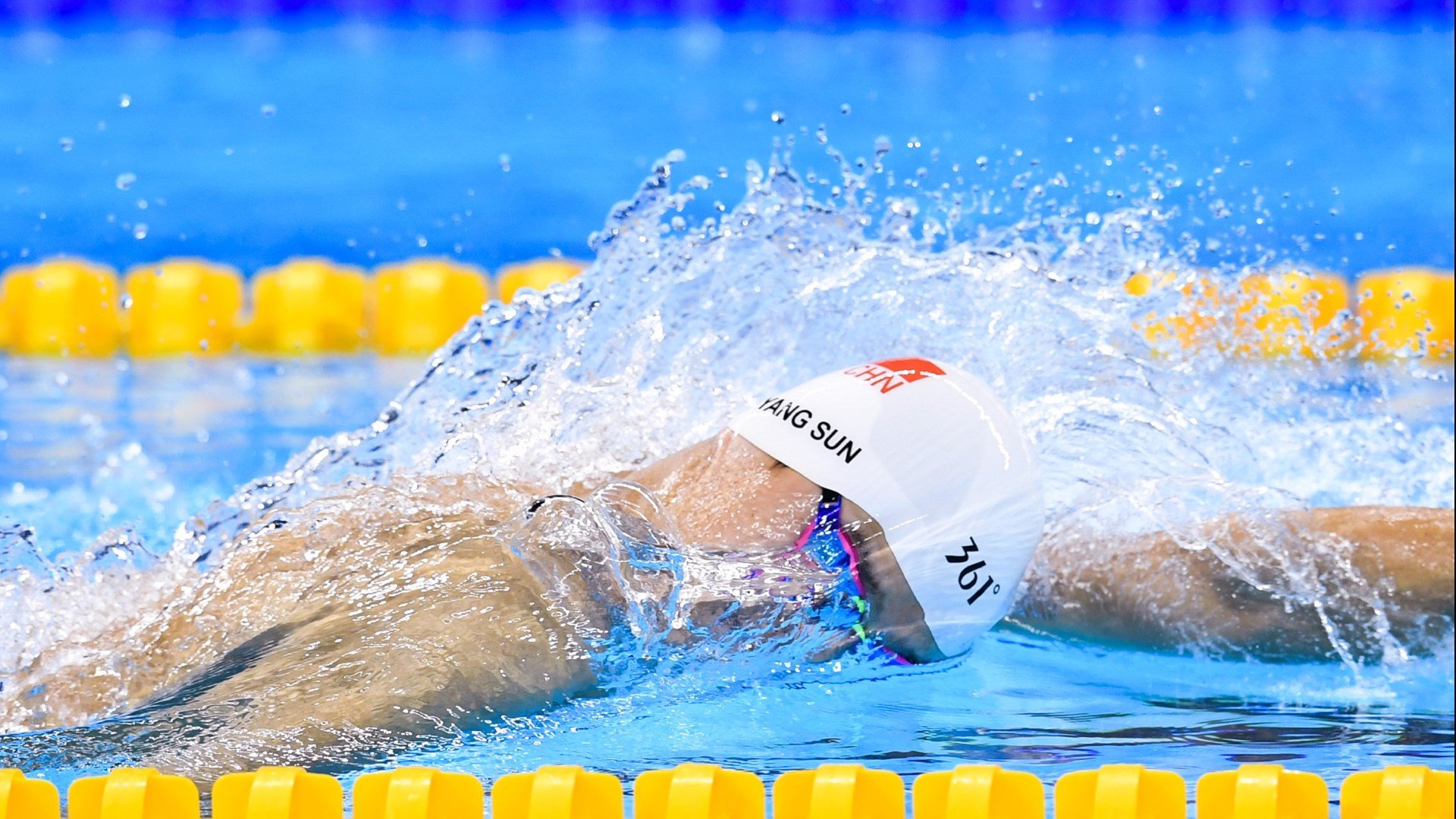 英格兰骑手安娜·史密斯在巴黎奥运会障碍赛中获得铜牌，表现出色。